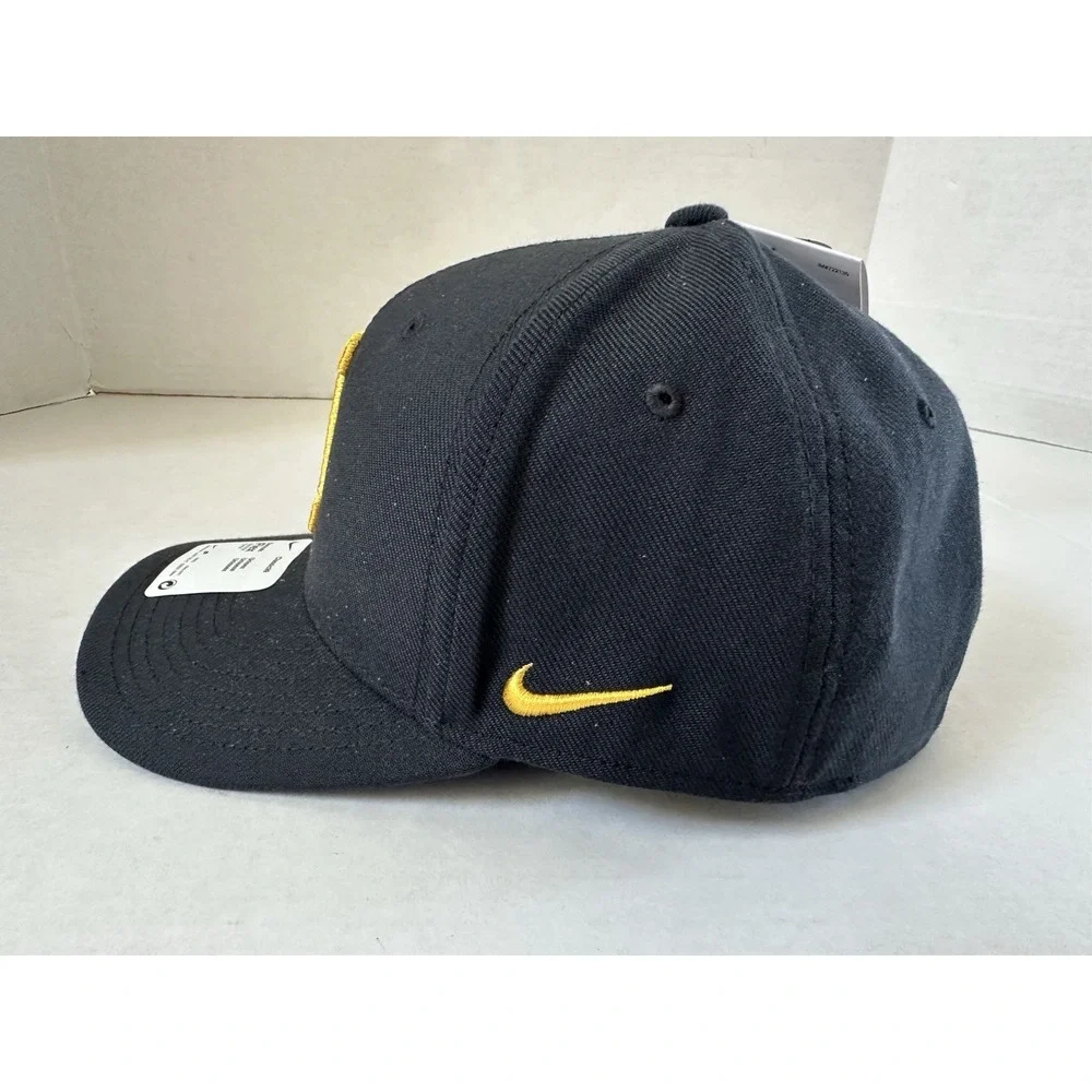 Iowa Hawkeyes Nike Hat Flex Dri Fit Classic99 Swoosh S/M Fitted Black Yellow